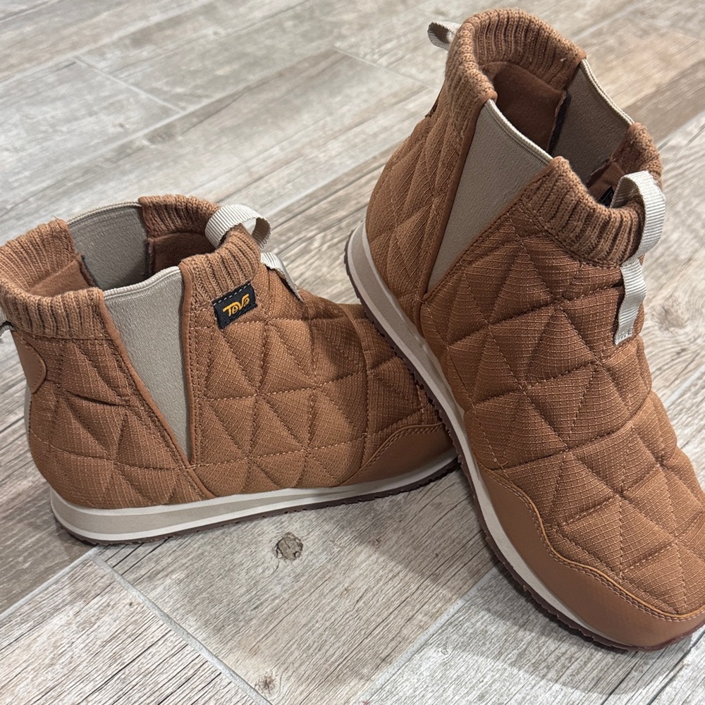 Teva Women's Size 7 ReEmber Mid Lion Tan Brown Ankle Boots - Picture 7 of 7